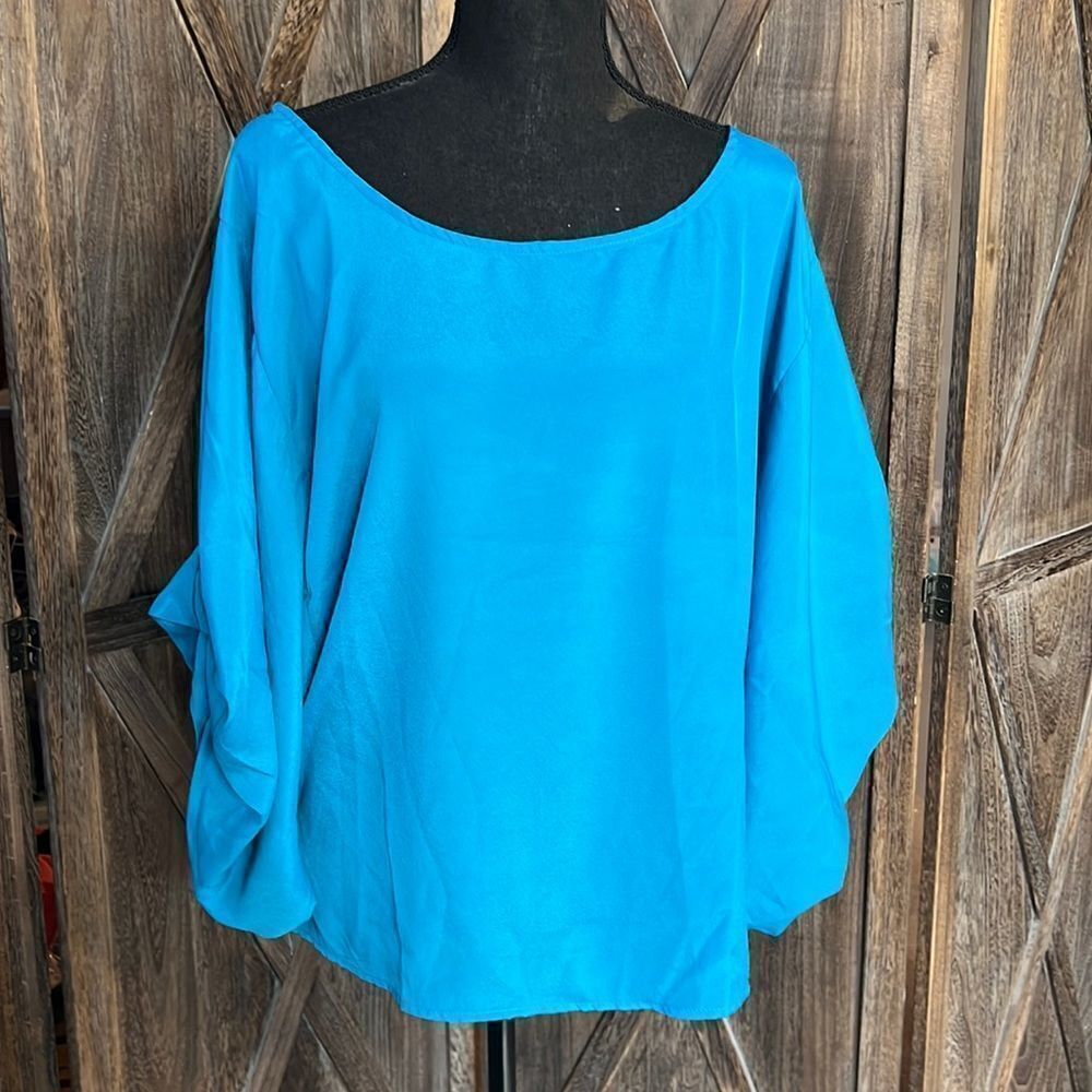 Love Stitch puffy arm blouse top nwt